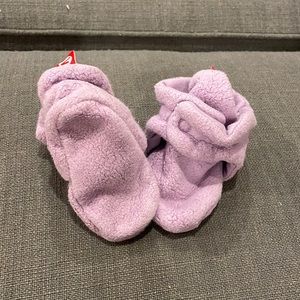 Purple fleece zutano booties - 6mo